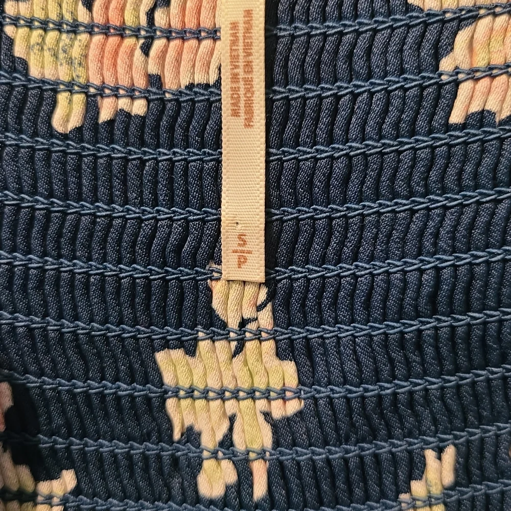 Free People cropped floral tank‎ size Small